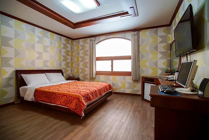 Trevi Hotel Čedžu Exteriér fotografie