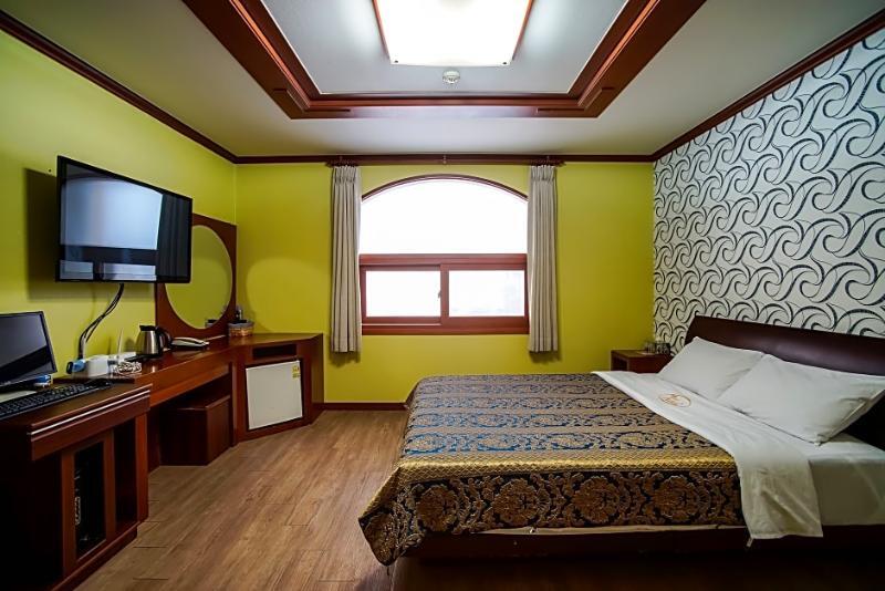 Trevi Hotel Čedžu Exteriér fotografie